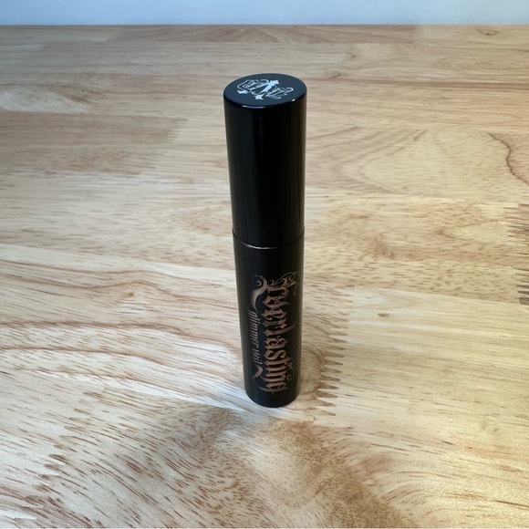 Kat Von D Everlasting Glimmer Veil Liquid Lipstick: Thunderstruck - Picture 4 of 9